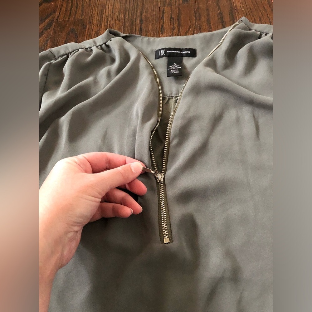 INC International Concepts Women’s S Olive Green Long/1/2 Sleeved Zipper Blouse - Picture 4 of 12